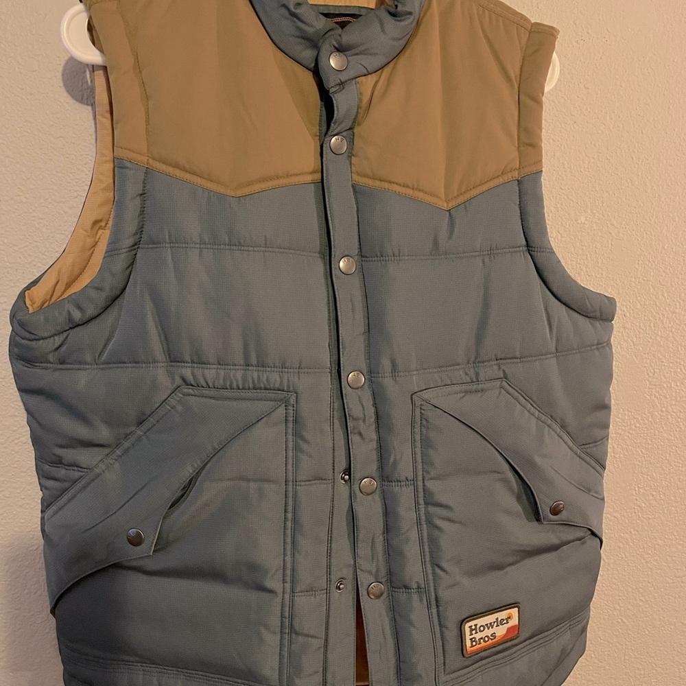 NWOT men’s vest . Great quality just to big for me.